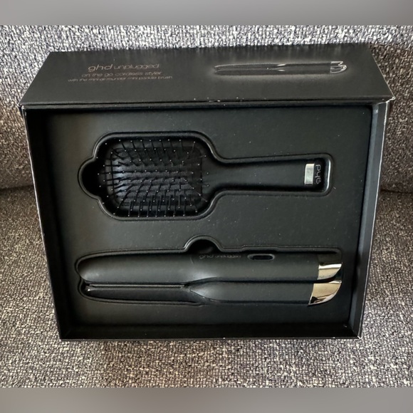 EUC ghd Unplugged On The Go Cordless Styler Gift Set - Picture 9 of 16